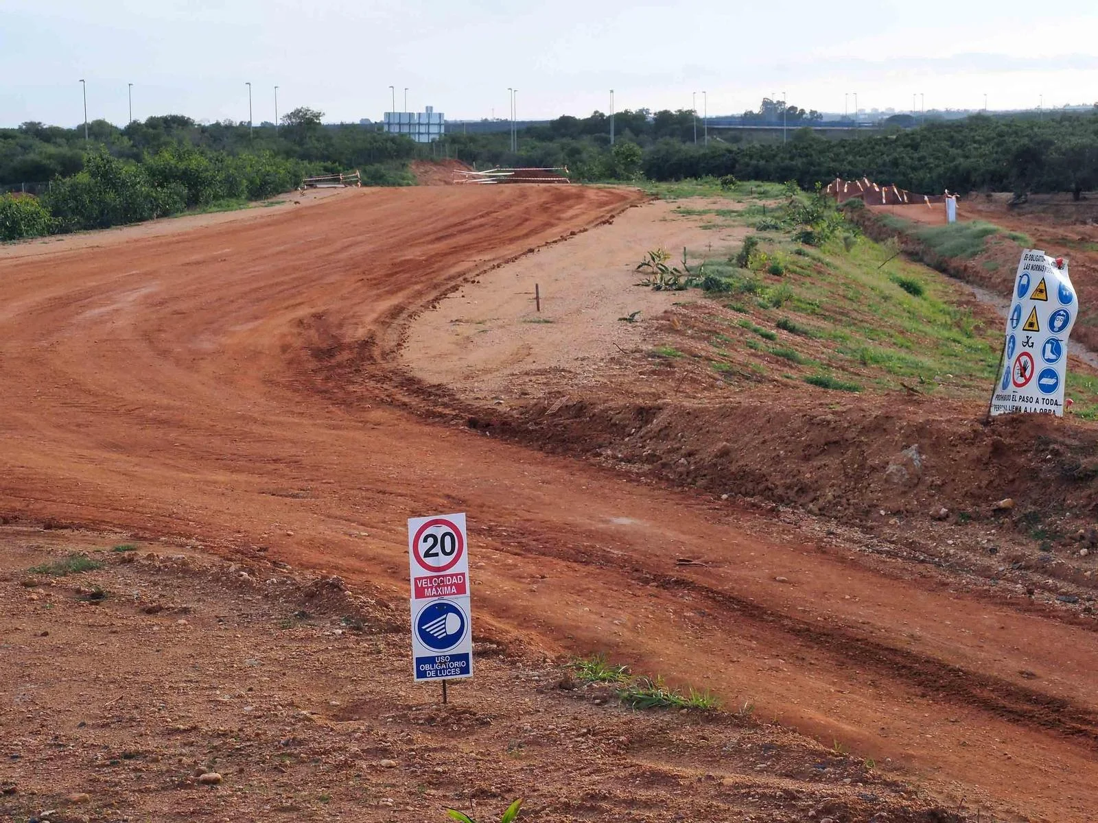 abertura de acessos para obras
